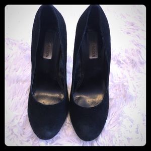 Steve Madden Suede Pumps